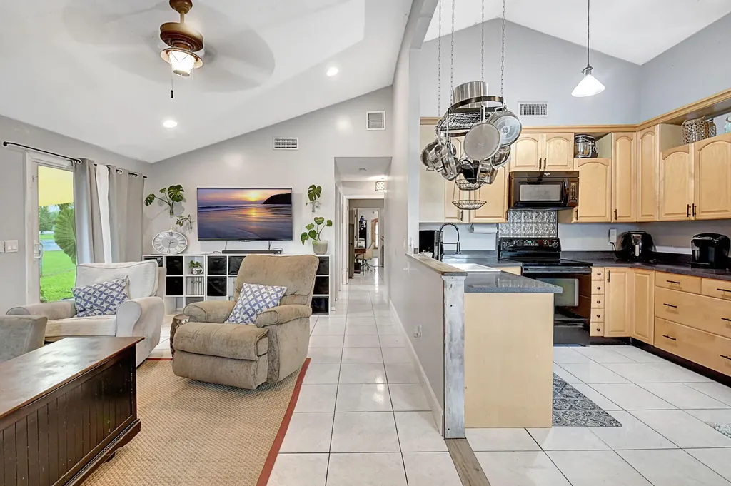 5513 Courtney Circle Boynton Beach FL 33472