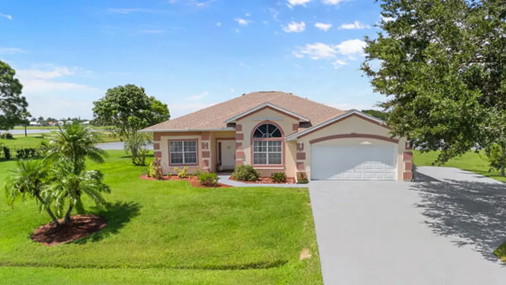 3395 SE East Snow Road Port St Lucie FL 34984