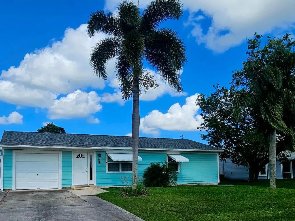 1809 SW Idaho Lane Port St Lucie FL 34953