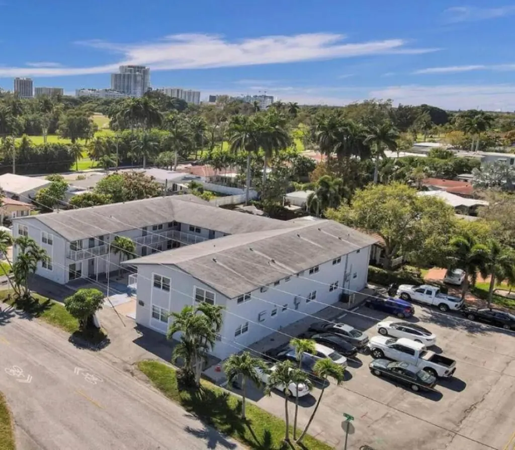 930 N 14th Court Hollywood FL 33020