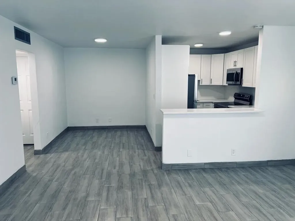 930 N 14th Court Hollywood FL 33020