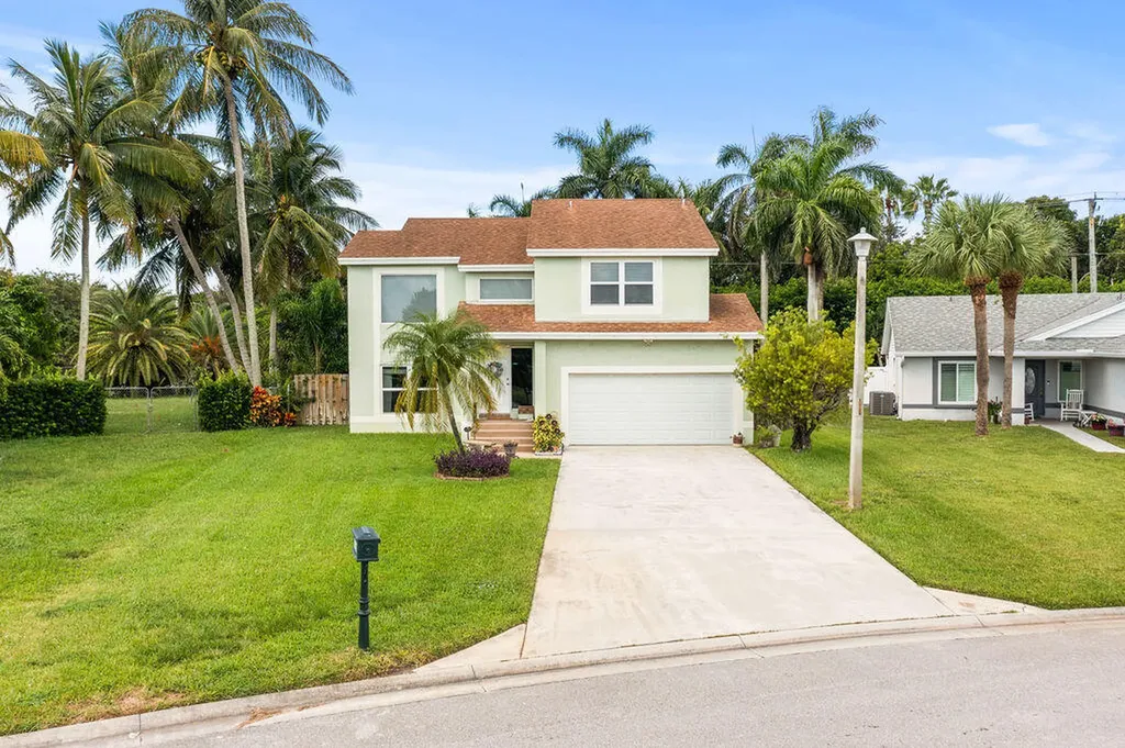 6897 Barnwell Drive Boynton Beach FL 33437