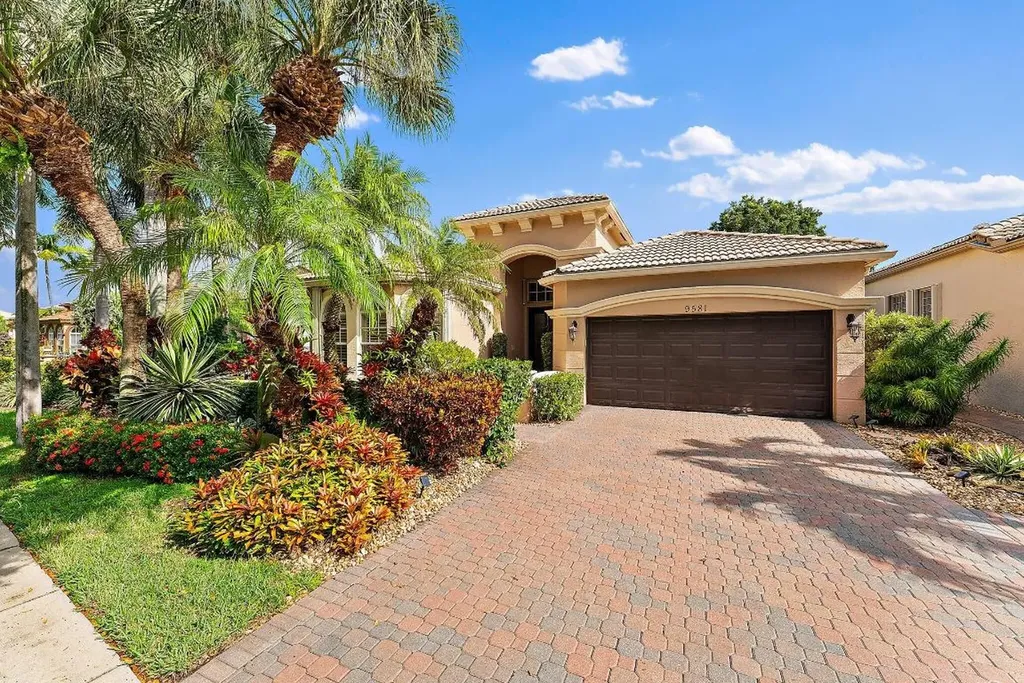 9581 Via Grande W Wellington FL 33411