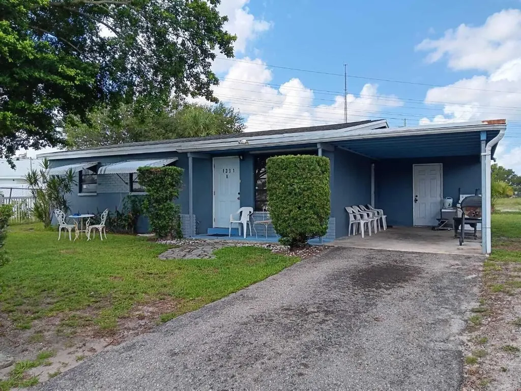 1391 W 1st Street Riviera Beach FL 33404
