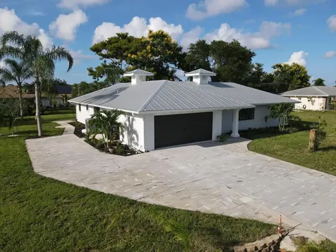 733 SE White Avenue Port St Lucie FL 34983