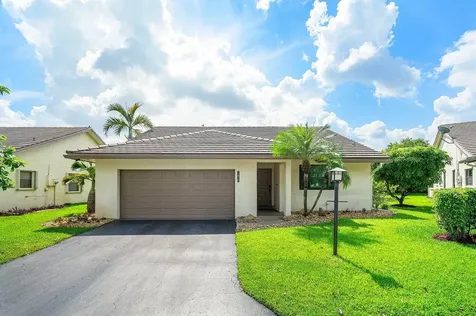 1470 Lakeview Circle Coral Springs FL 33071