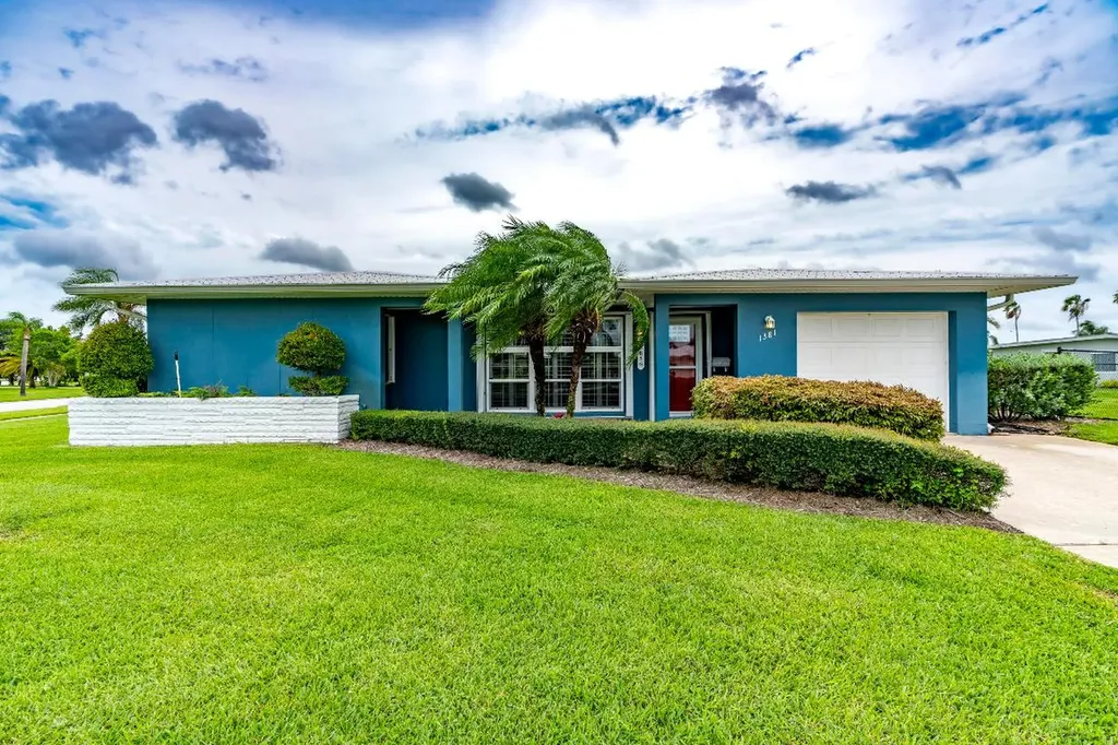 1381 SE San Ignacio Lane Port St Lucie FL 34952