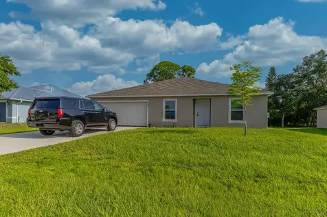 661 SW Dwight Avenue Port St Lucie FL 34983
