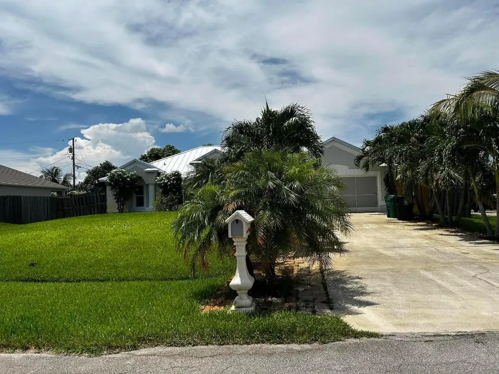 4002 SW Kamsler Street Port St Lucie FL 34953