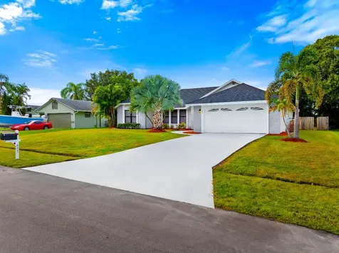 625 SE Damask Avenue Port St Lucie FL 34983