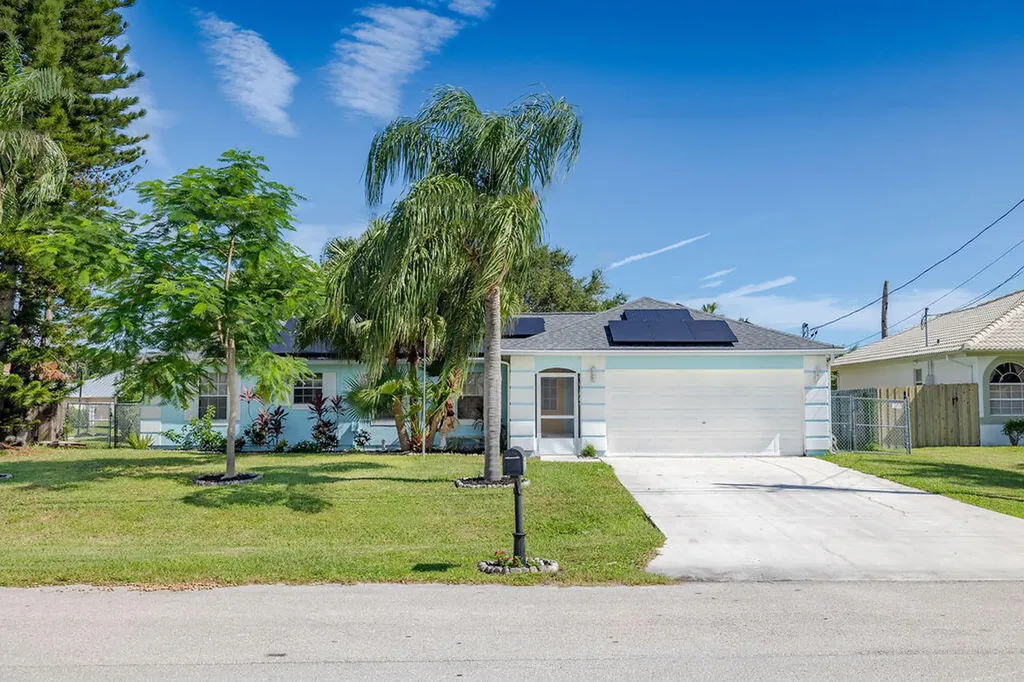 1591 SE North Blackwell Drive Port St Lucie FL 34952