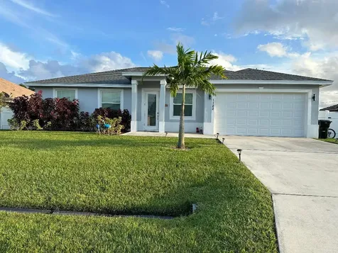 1122 SW Jennifer Avenue Port St Lucie FL 34953