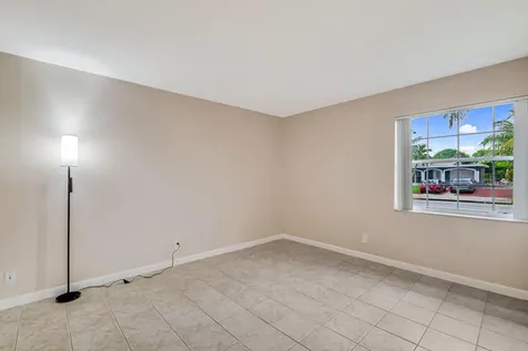 1415 W Bloxham Street Lantana FL 33462