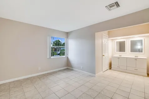 1415 W Bloxham Street Lantana FL 33462