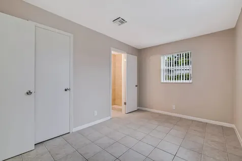 1415 W Bloxham Street Lantana FL 33462