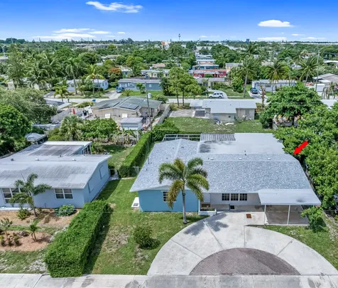 1415 W Bloxham Street Lantana FL 33462