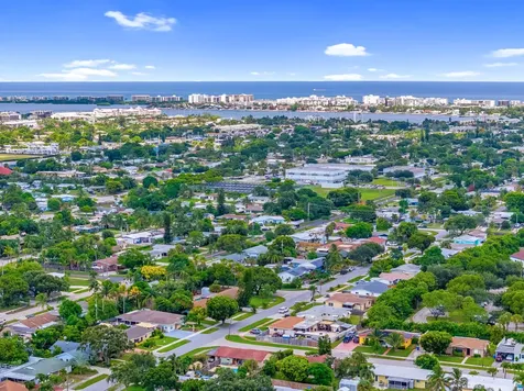 1415 W Bloxham Street Lantana FL 33462
