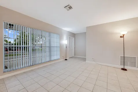 1415 W Bloxham Street Lantana FL 33462