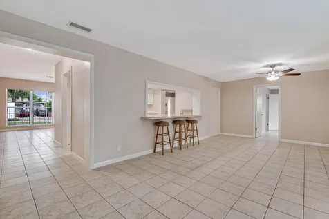 1415 W Bloxham Street Lantana FL 33462
