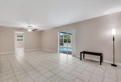 1415 W Bloxham Street Lantana FL 33462