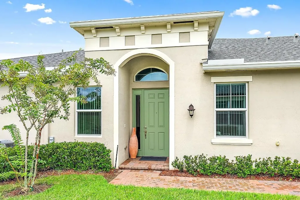 12922 SW Lake Fern Circle Port St Lucie FL 34987