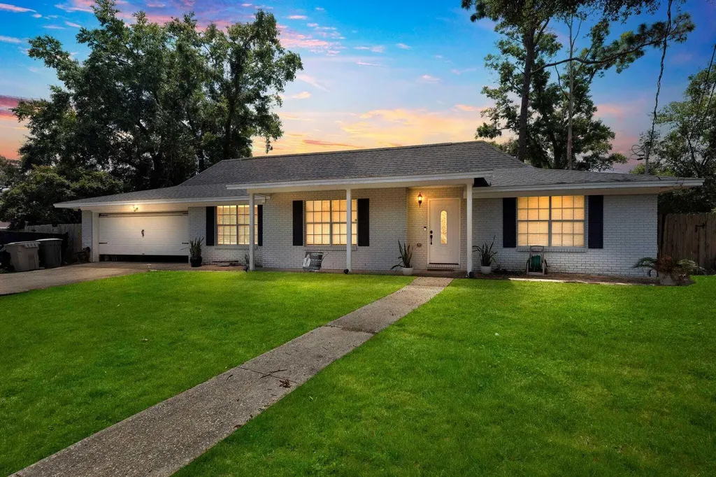 8435 Ridgefield Road Pensacola FL 32514
