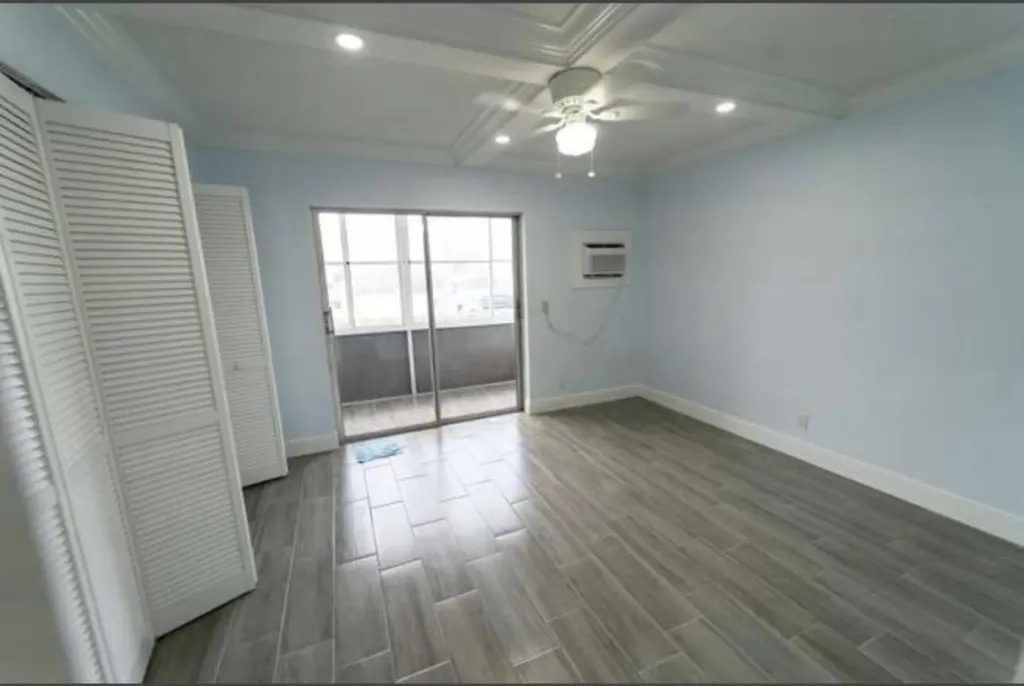 309 Windsor N West Palm Beach FL 33417