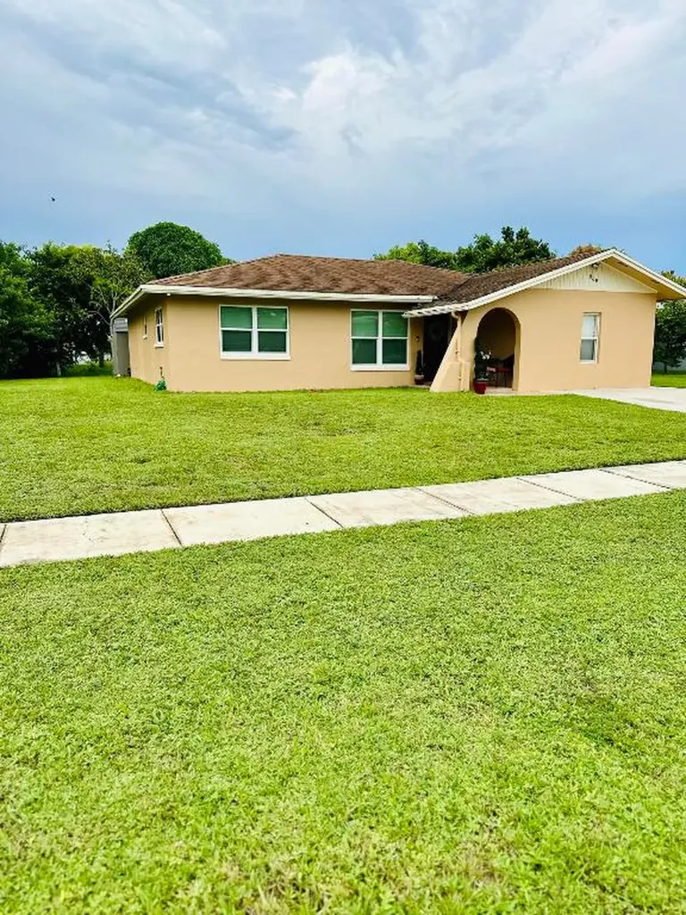 868 Gardenia Drive Royal Palm Beach FL 33411