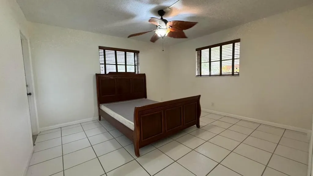 2647 N Garden Drive Lake Worth FL 33461