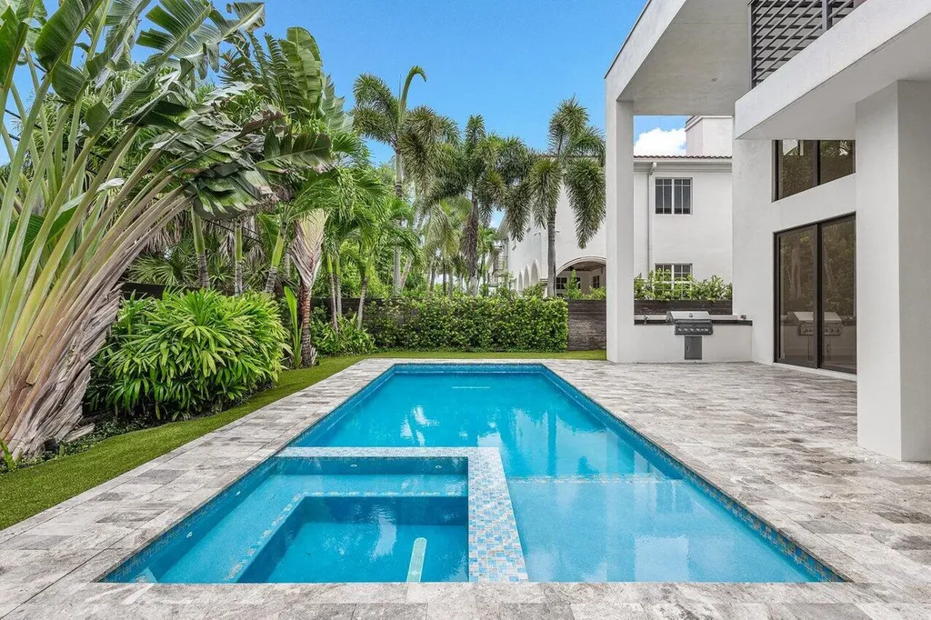 465 NE 4th Street Boca Raton FL 33432