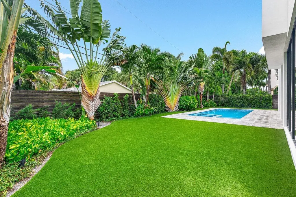 465 NE 4th Street Boca Raton FL 33432