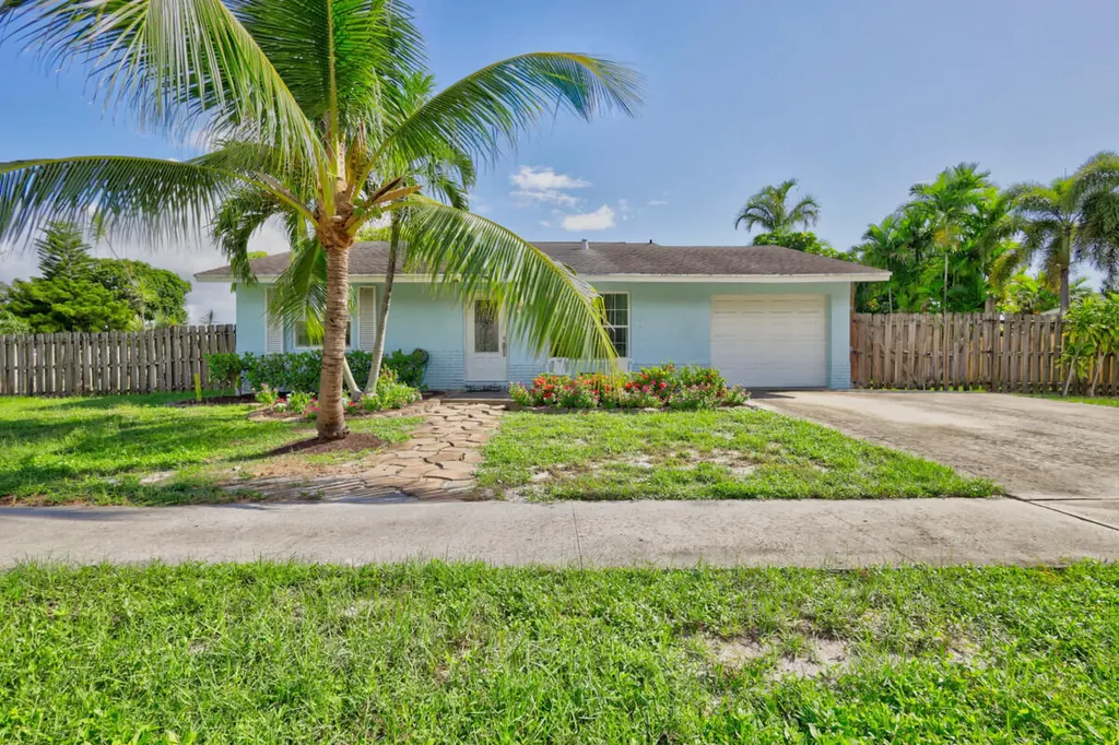 4669 Vespasian Court Lake Worth FL 33463