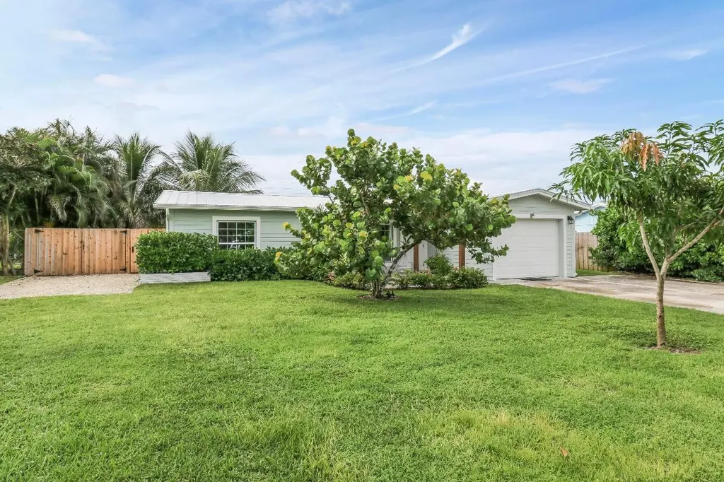 7348 SE Bruce Terrace Hobe Sound FL 33455