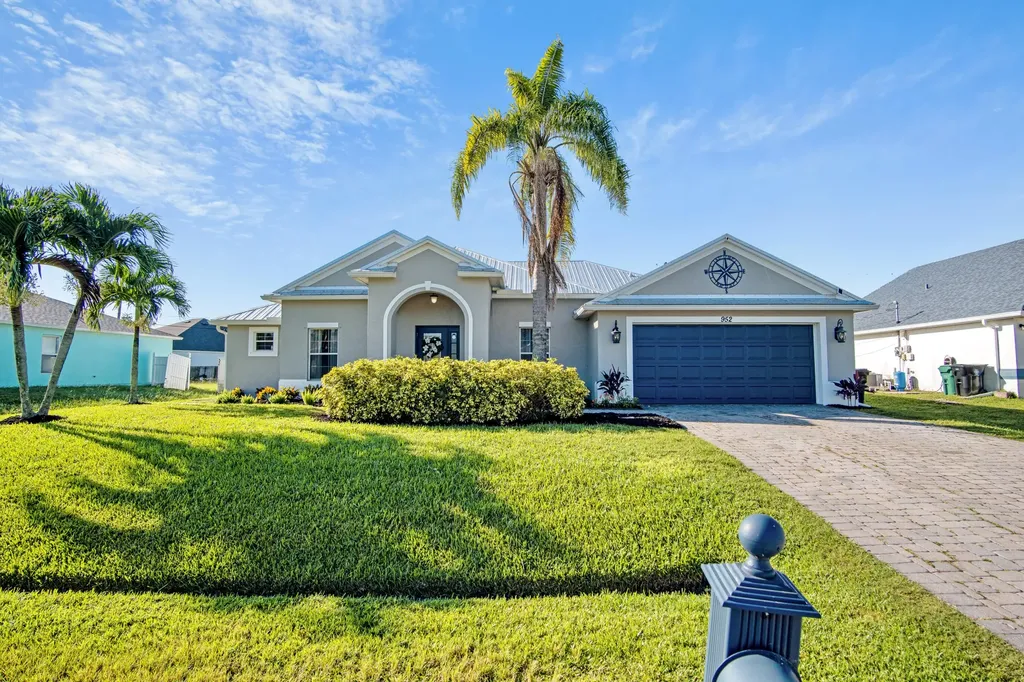 952 SW Kappa Avenue Port St Lucie FL 34953