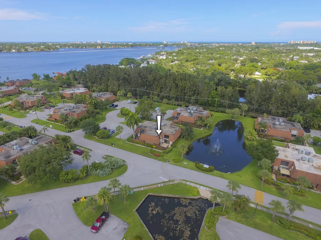 825 Center Street Jupiter FL 33458