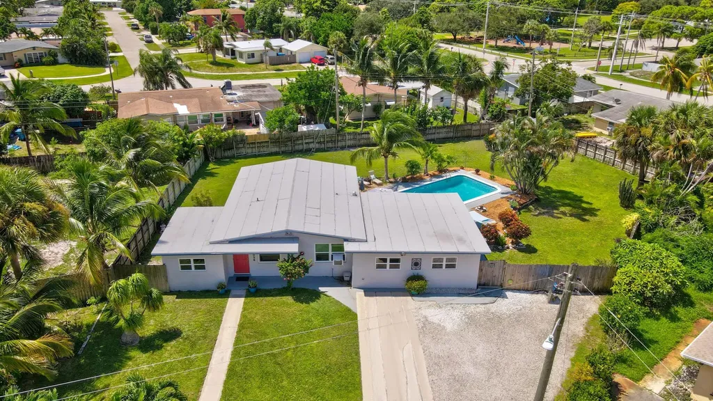 1026 W Branch Street Lantana FL 33462