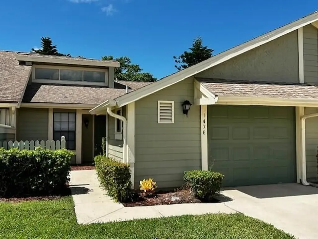 1476 SE Colchester Circle Port St Lucie FL 34952