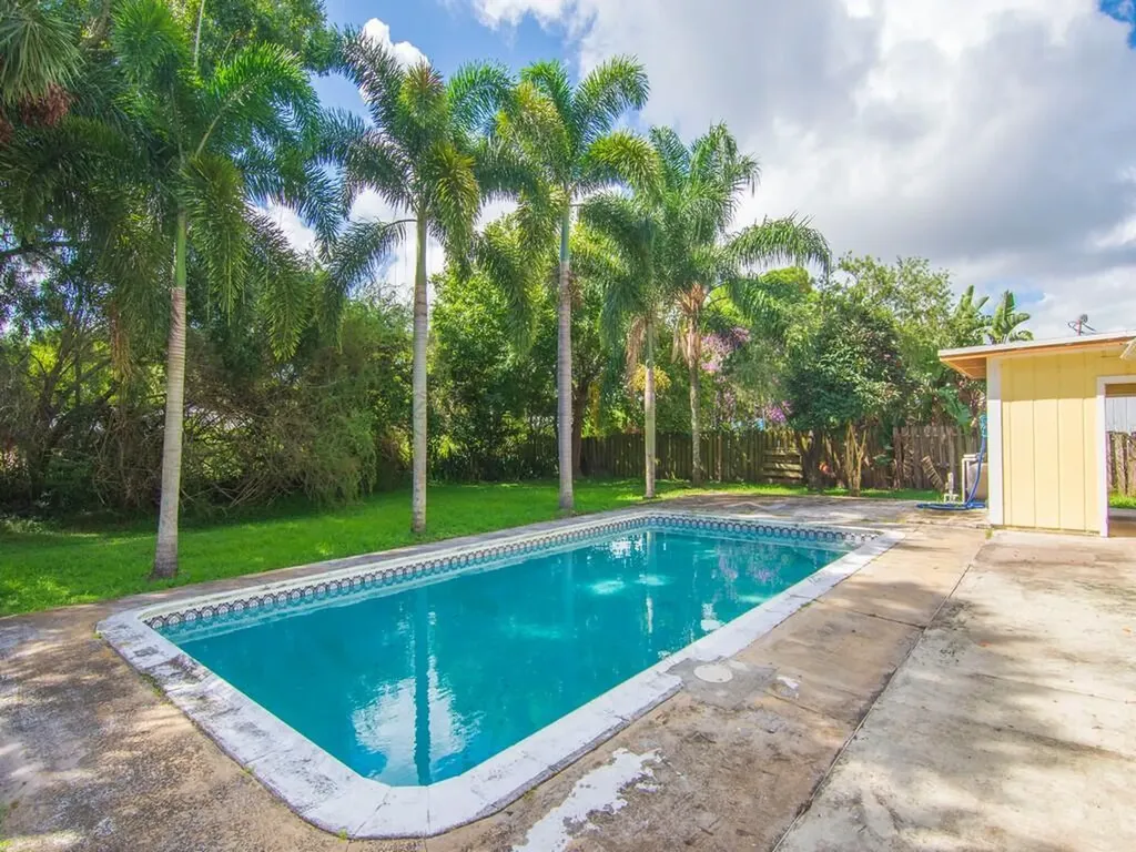 444 SE Crosspoint Drive Port St Lucie FL 34983