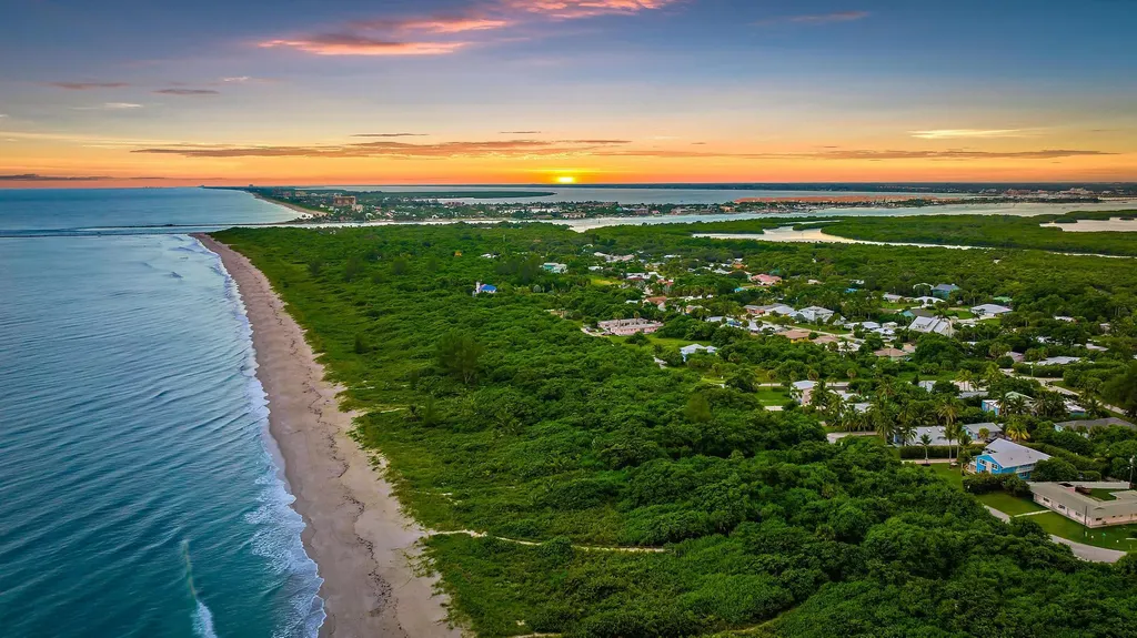 2507 N Ocean Drive Hutchinson Island FL 34949