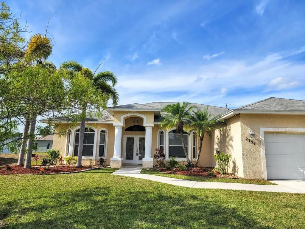 2394 SW Kent Circle Port St Lucie FL 34953
