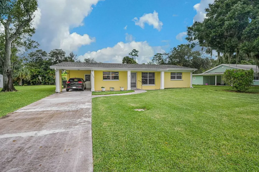 8202 Penny Lane Fort Pierce FL 34951