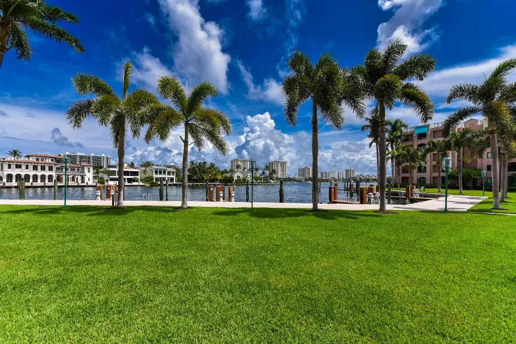 100 SE 5th Avenue Boca Raton FL 33432