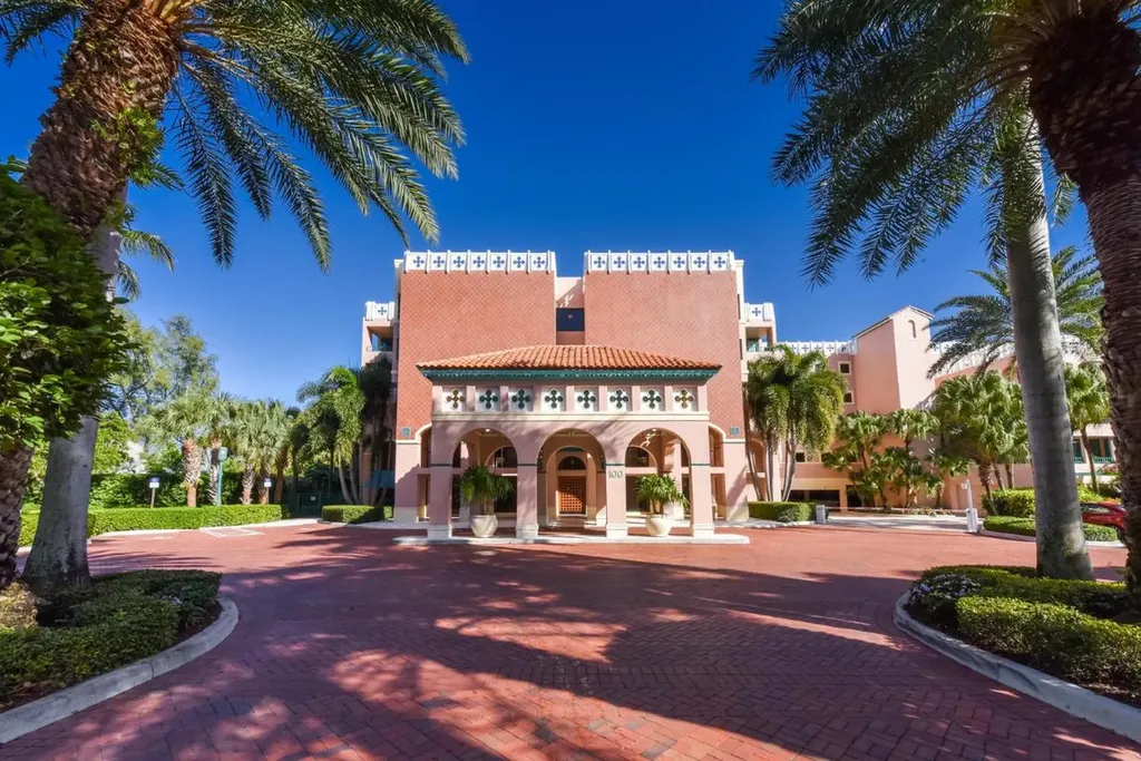 100 SE 5th Avenue Boca Raton FL 33432