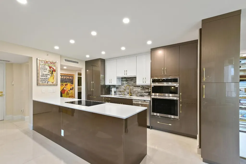 100 SE 5th Avenue Boca Raton FL 33432