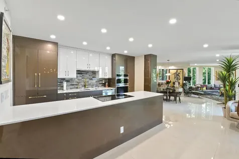 100 SE 5th Avenue Boca Raton FL 33432