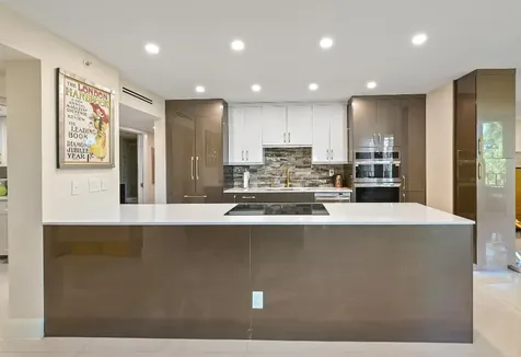 100 SE 5th Avenue Boca Raton FL 33432