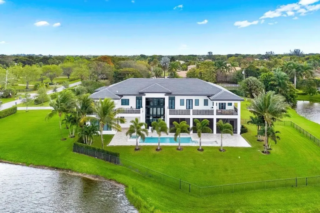 10540 El Paraiso Place Delray Beach FL 33446