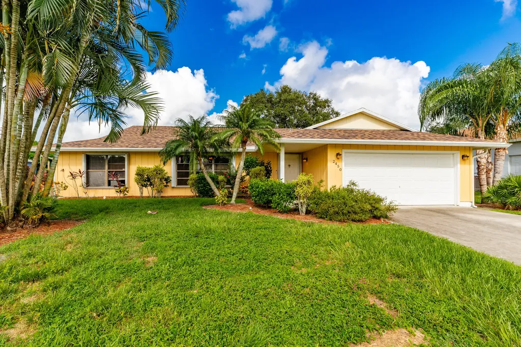 2450 SE Blackhorse Street Port St Lucie FL 34984