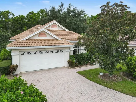 715 SW Saint Vincent Cove Port St Lucie FL 34986