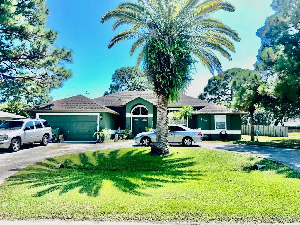 2702 SE Bishop Avenue Port St Lucie FL 34952